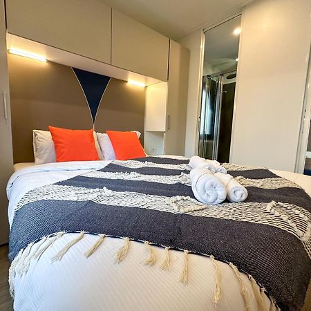 Estivo Premium Deluxe Mobile Homes On Camping Malibu Beach ليدو دي يسولو المظهر الخارجي الصورة