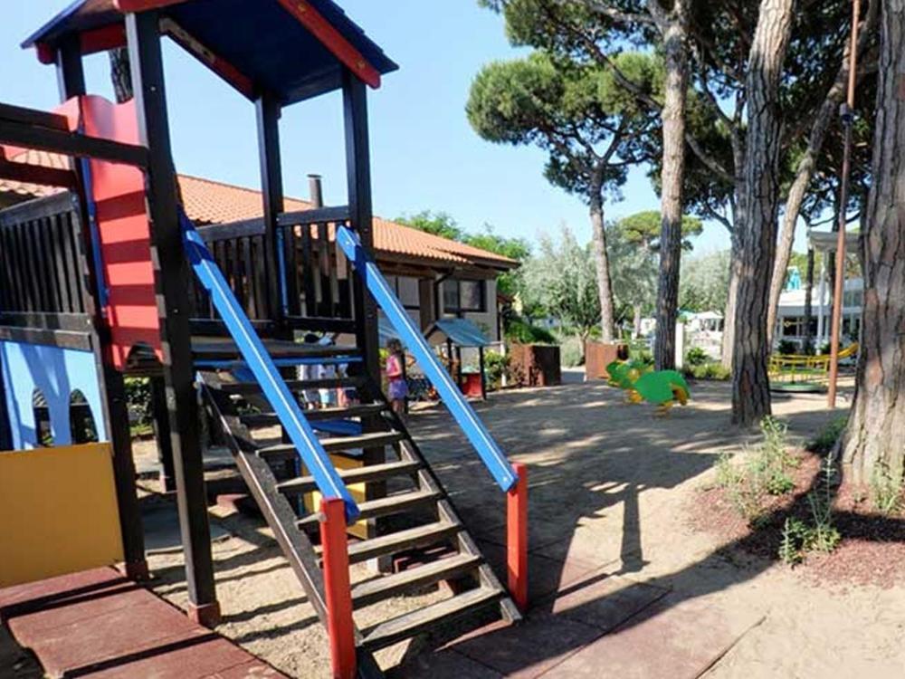 Estivo Premium Deluxe Mobile Homes On Camping Malibu Beach ليدو دي يسولو المظهر الخارجي الصورة