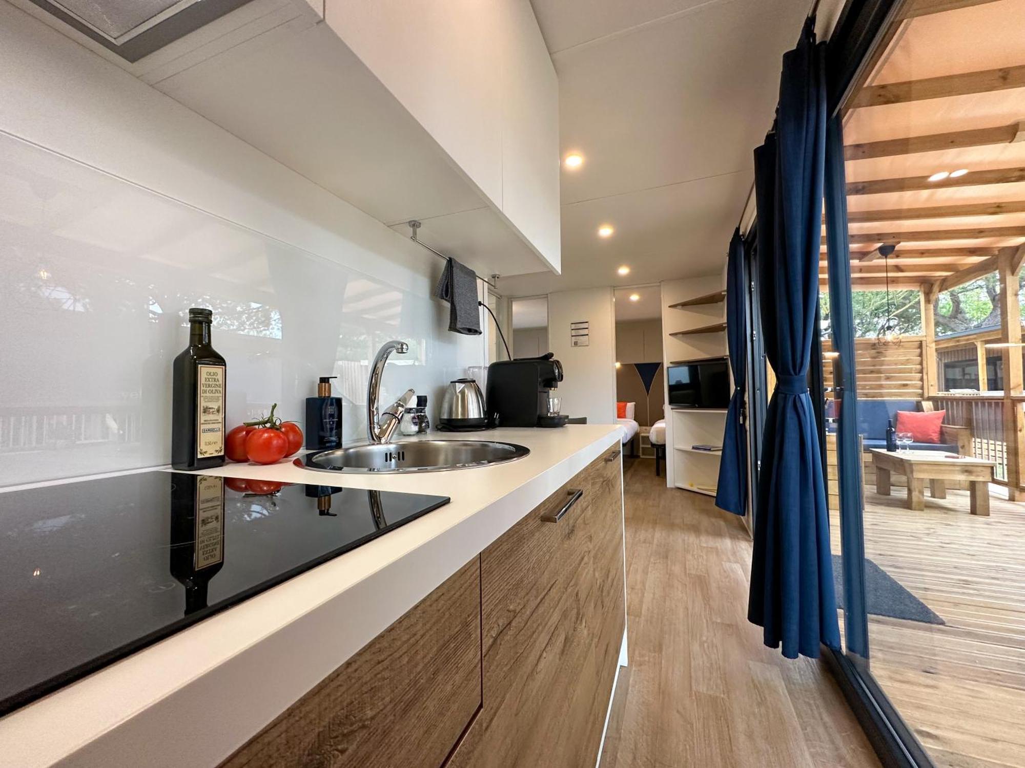 Estivo Premium Deluxe Mobile Homes On Camping Malibu Beach ليدو دي يسولو المظهر الخارجي الصورة